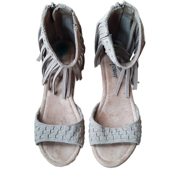 Minnetonka Isabel Fringed Wedge Sandals Beige Suede Heels US 8 Boho Cowgirl - Picture 3 of 9
